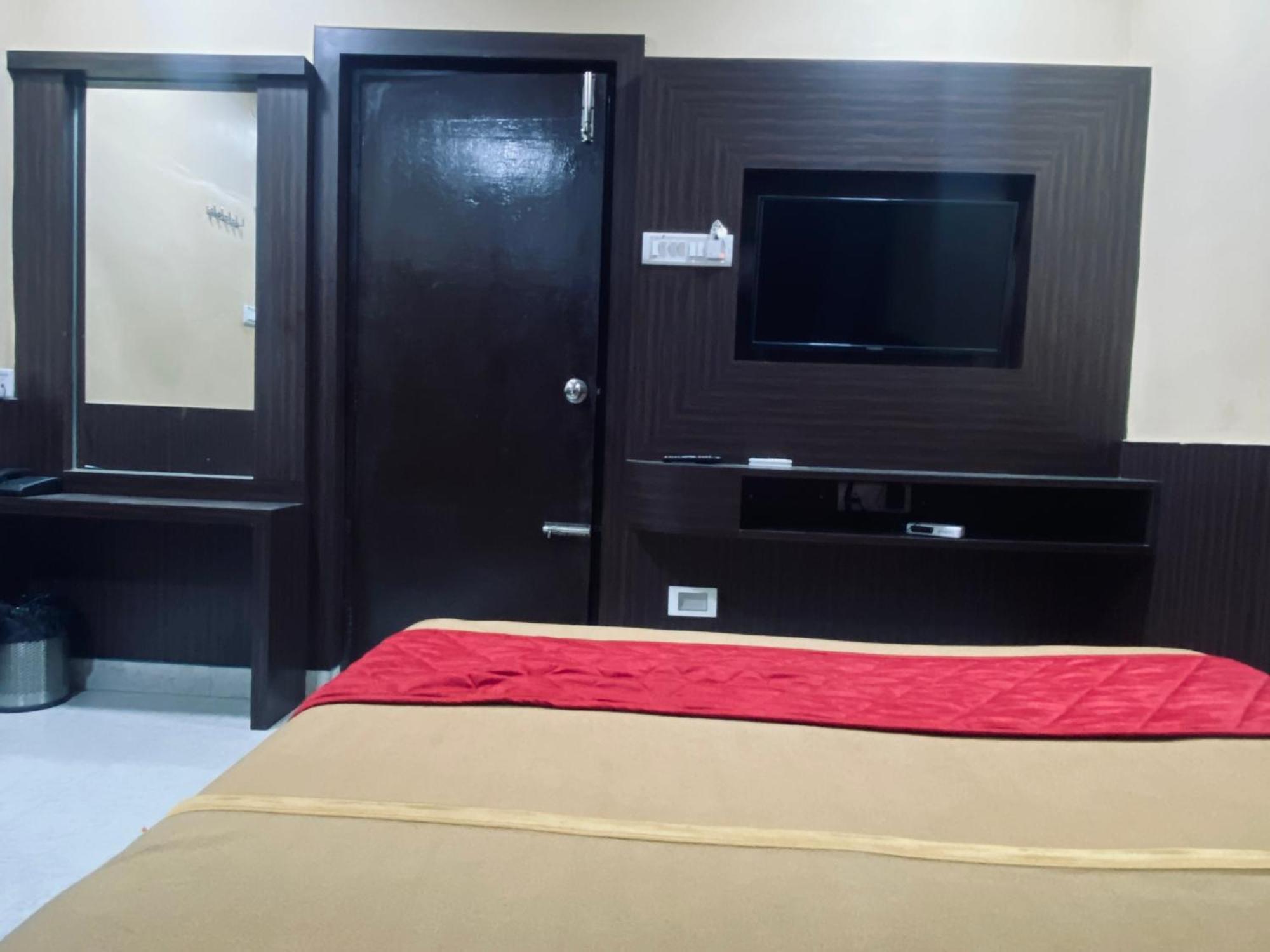 Gsr Residency Hotel Kanchipuram Ngoại thất bức ảnh